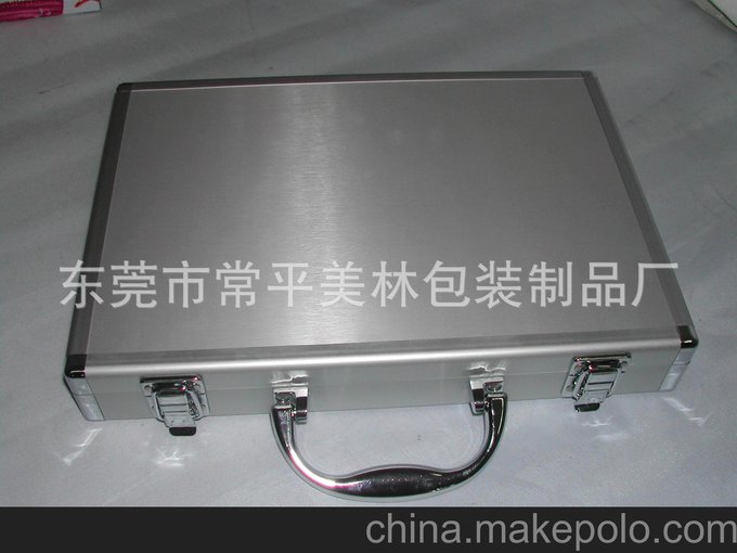 廣東清溪、塘廈、鳳崗批發(fā)定制鋁箱，航空箱，密碼箱，化妝箱廠家圖片