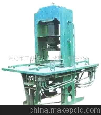 草坪磚制磚機(jī)，護(hù)坡磚制磚機(jī)圖片
