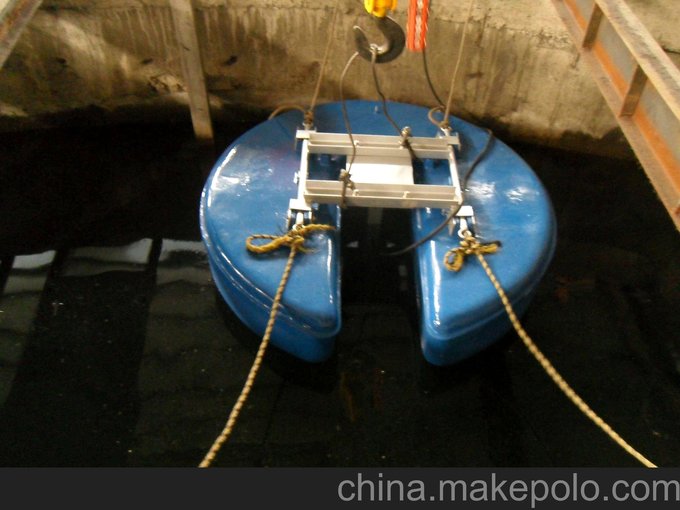 浮筒式潛水?dāng)嚢铏C(jī)圖片