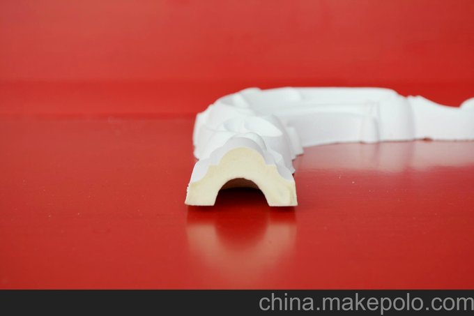 專業(yè)生產(chǎn)各種PU裝飾條 PU線板 PU彎角花 線條批發(fā)圖片