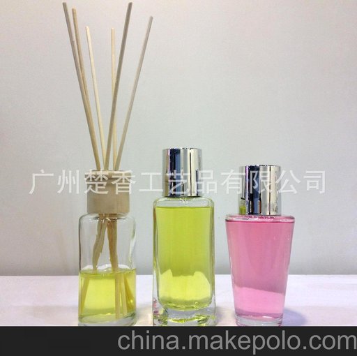 圓柱形香薰瓶 三角錐形玻璃瓶 藤條香薰瓶 家居擺飾圖片