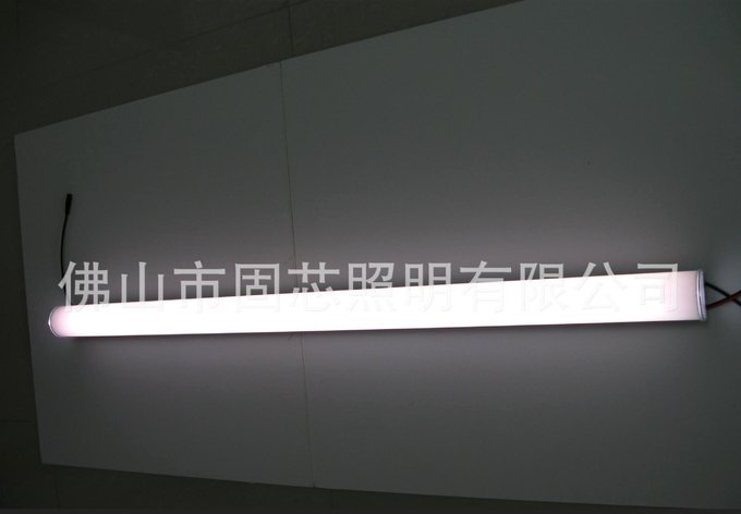 佛山固芯專業(yè)供應(yīng)LED單色PC鋁底護(hù)欄管，質(zhì)優(yōu)價(jià)廉，歡迎定做圖片