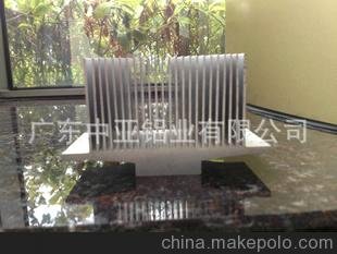 低價(jià)供應(yīng)6063鋁合金暖氣片散熱器圖片