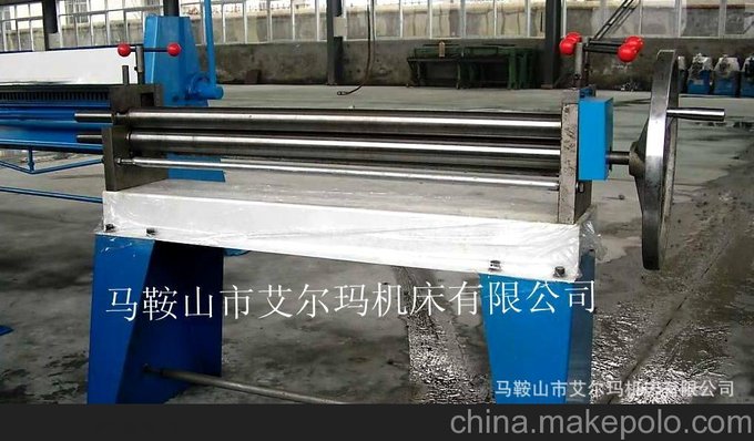 優(yōu)質(zhì)供應(yīng)1米3手動(dòng)卷板機(jī) W11-1.5*1300手動(dòng)偏三星卷板機(jī)圖片